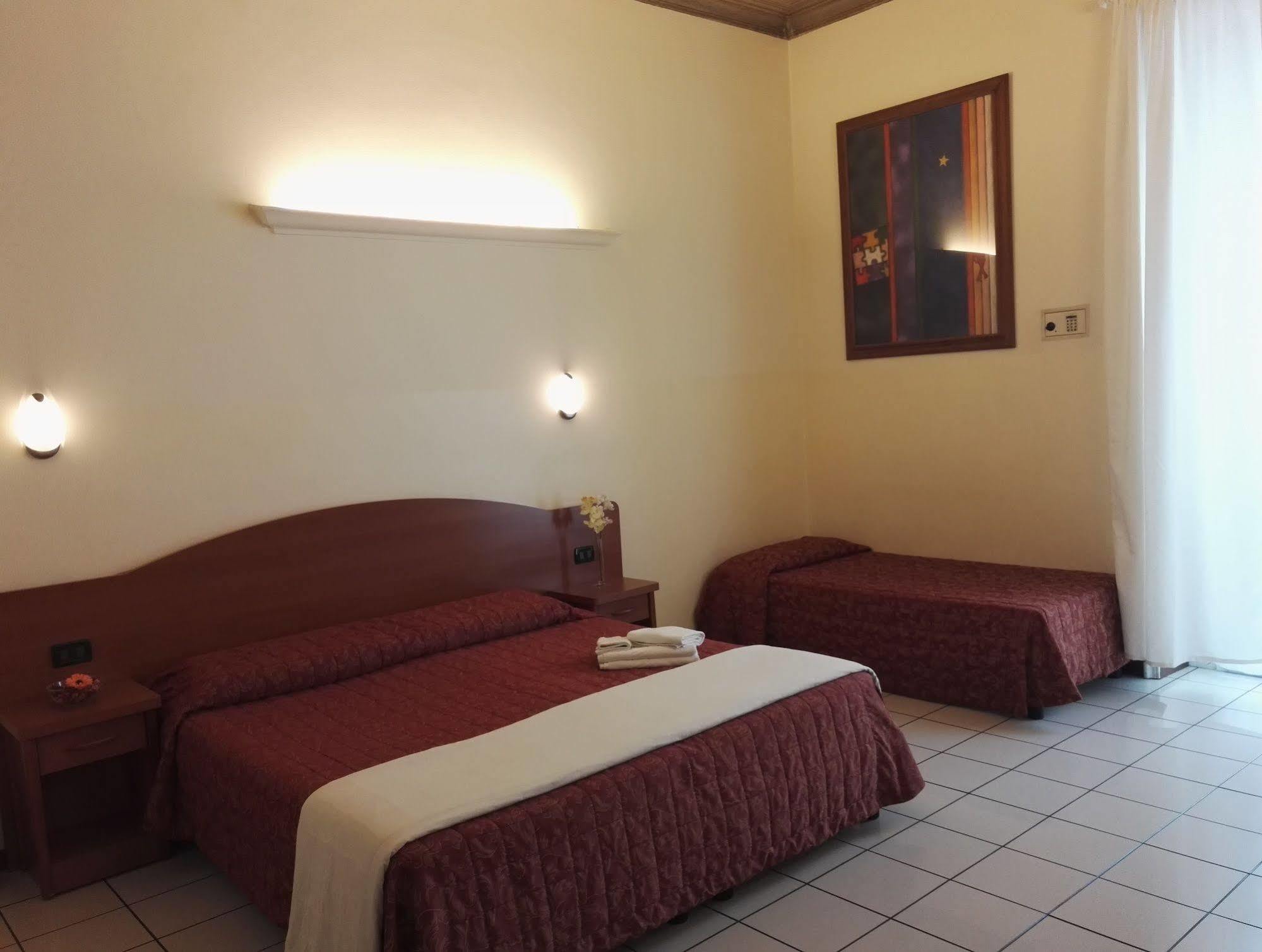 Soana City Rooms Генуа Екстериор снимка