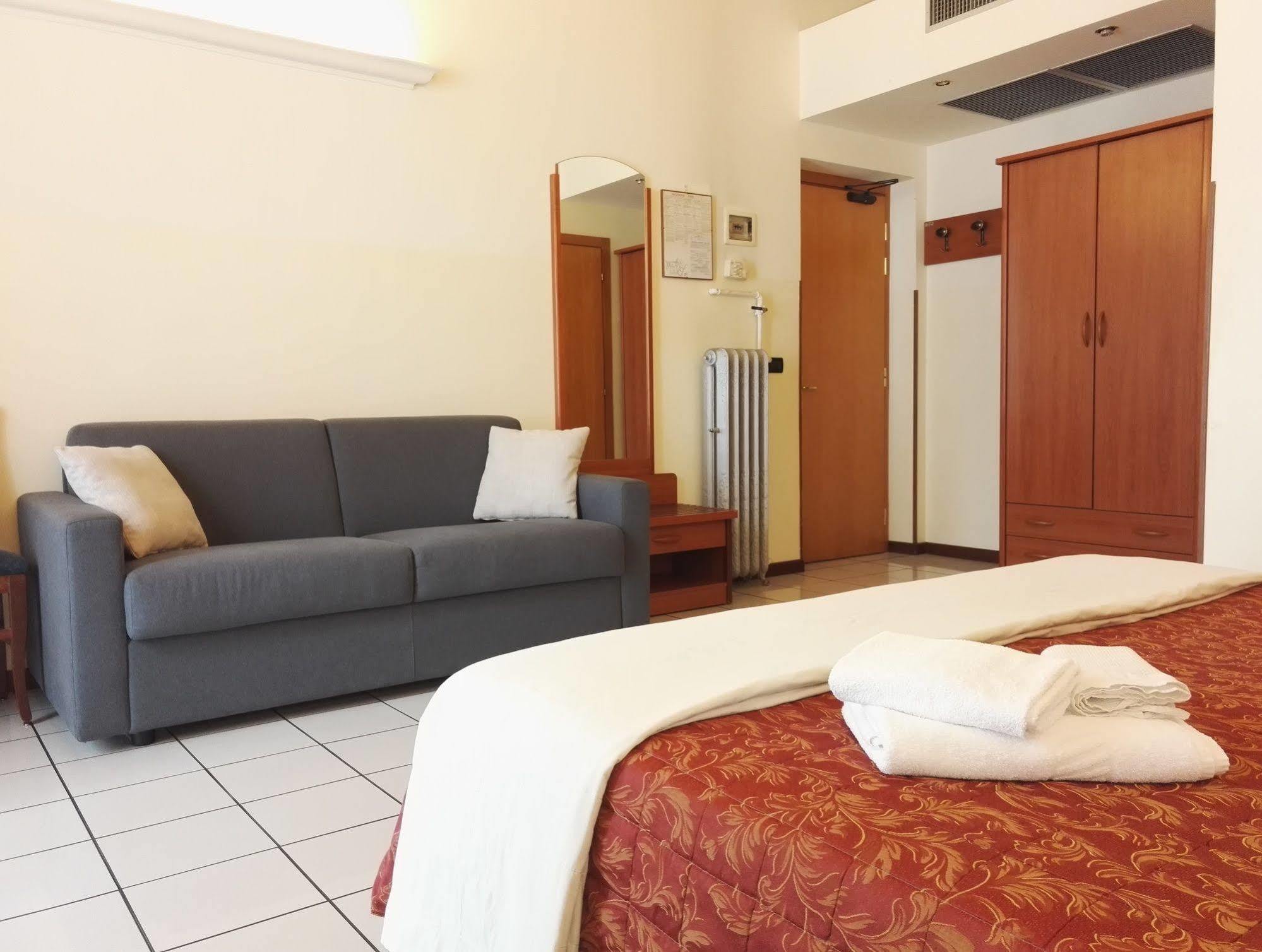Soana City Rooms Генуа Екстериор снимка